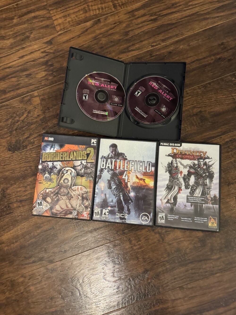 Lot of 4 PC DVD-ROM Games - Mature Borderlands 2 Battlefield 4 Red Alerts
